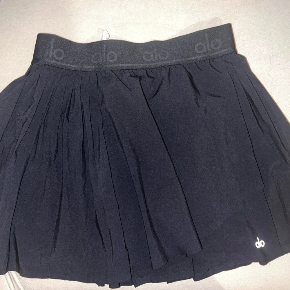 Alo aces black tennis skirt